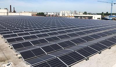 8000 zonnepanelen op het dak van EKI